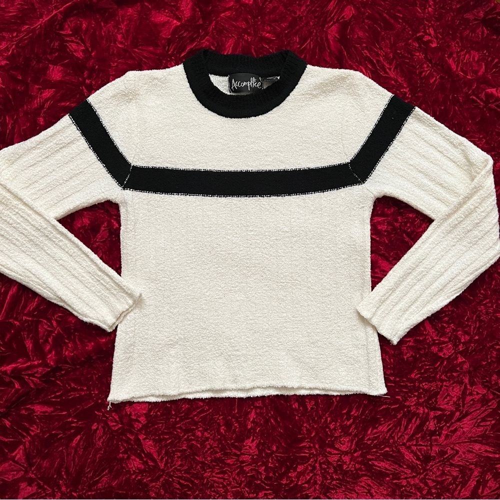 Vintage Accomplice Cropped Crew Neck Sweater